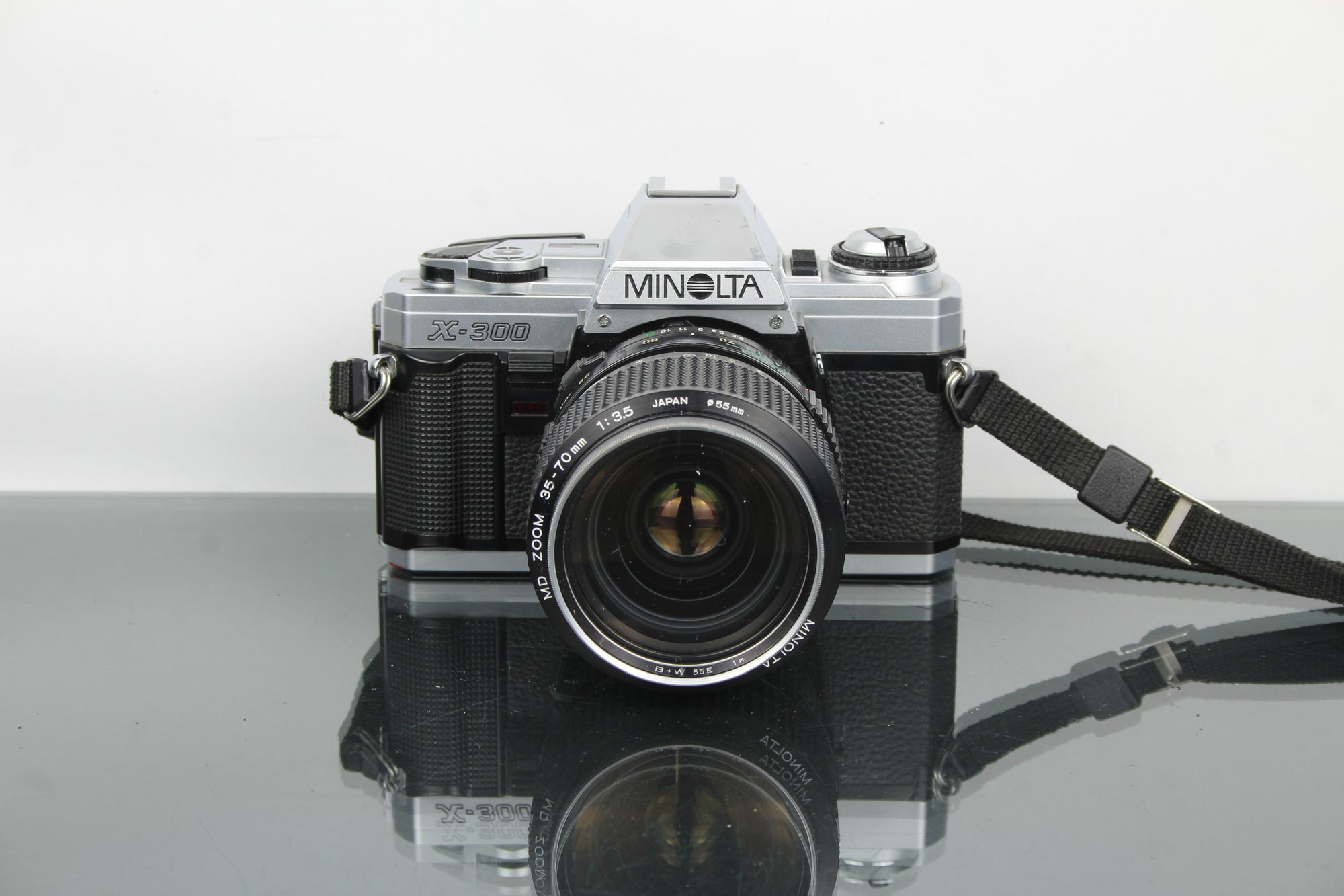 Minolta X-300 + MD Zoom 35-70mm 1:3.5