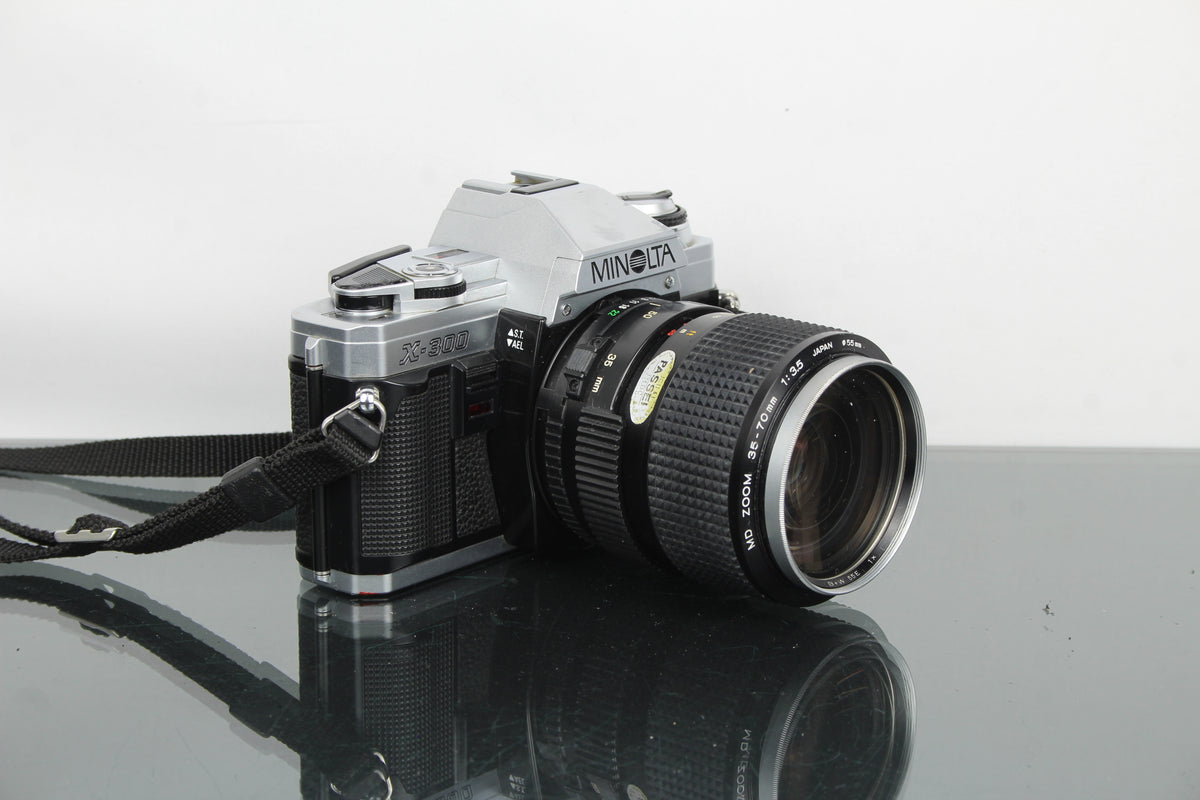 Minolta X-300 + MD Zoom 35-70mm 1:3.5