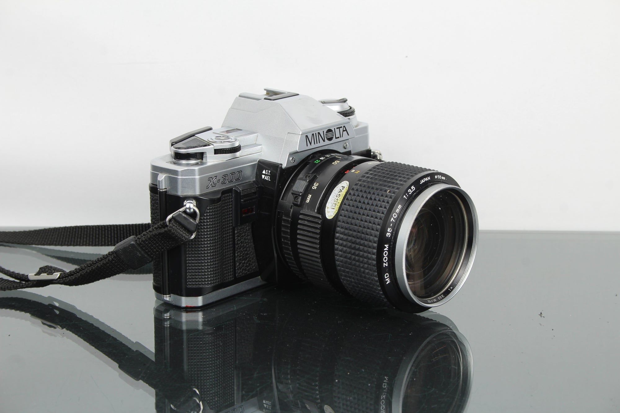 Minolta X-300 + MD Zoom 35-70mm 1:3.5