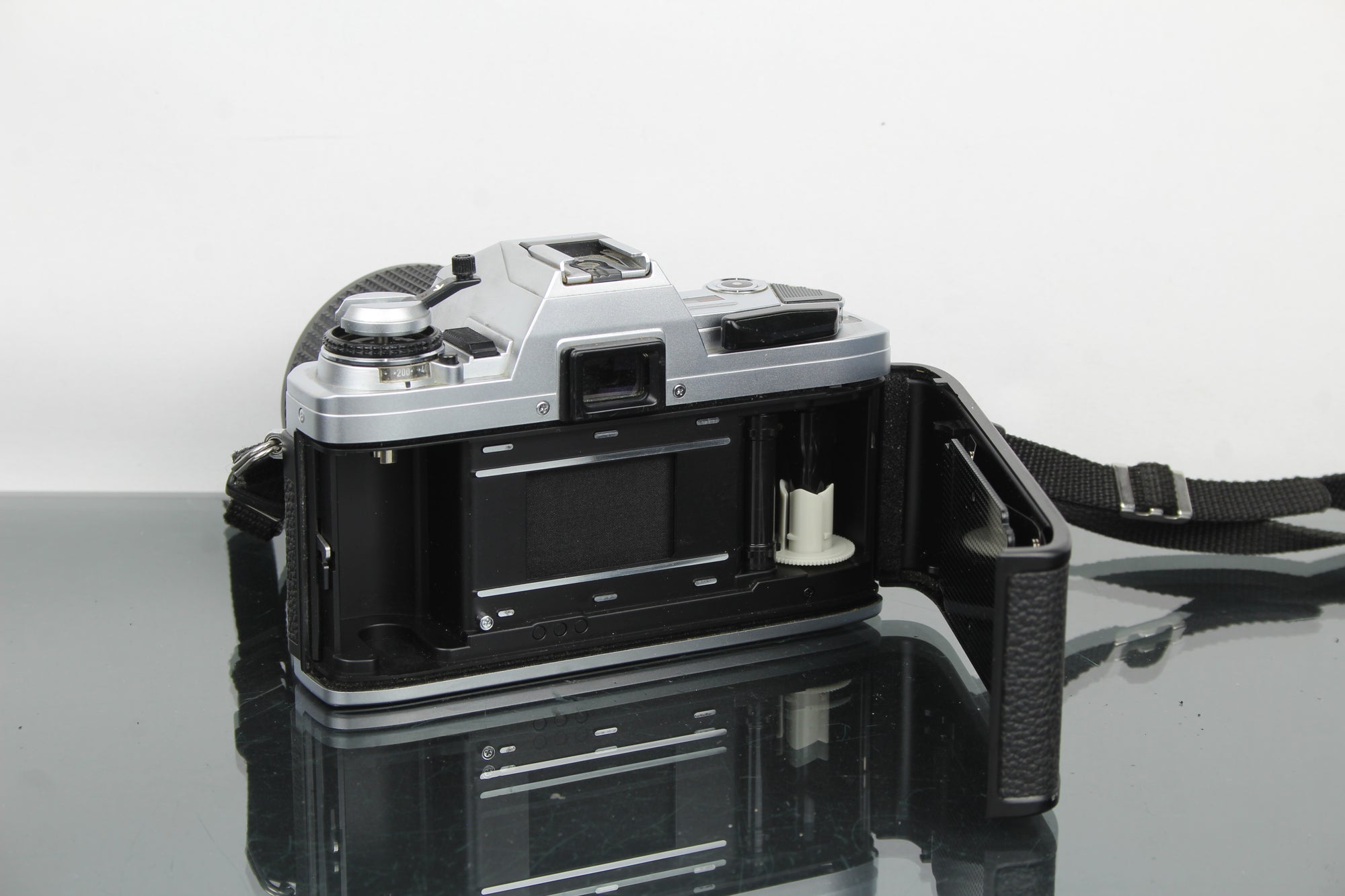 Minolta X-300 + MD Zoom 35-70mm 1:3.5