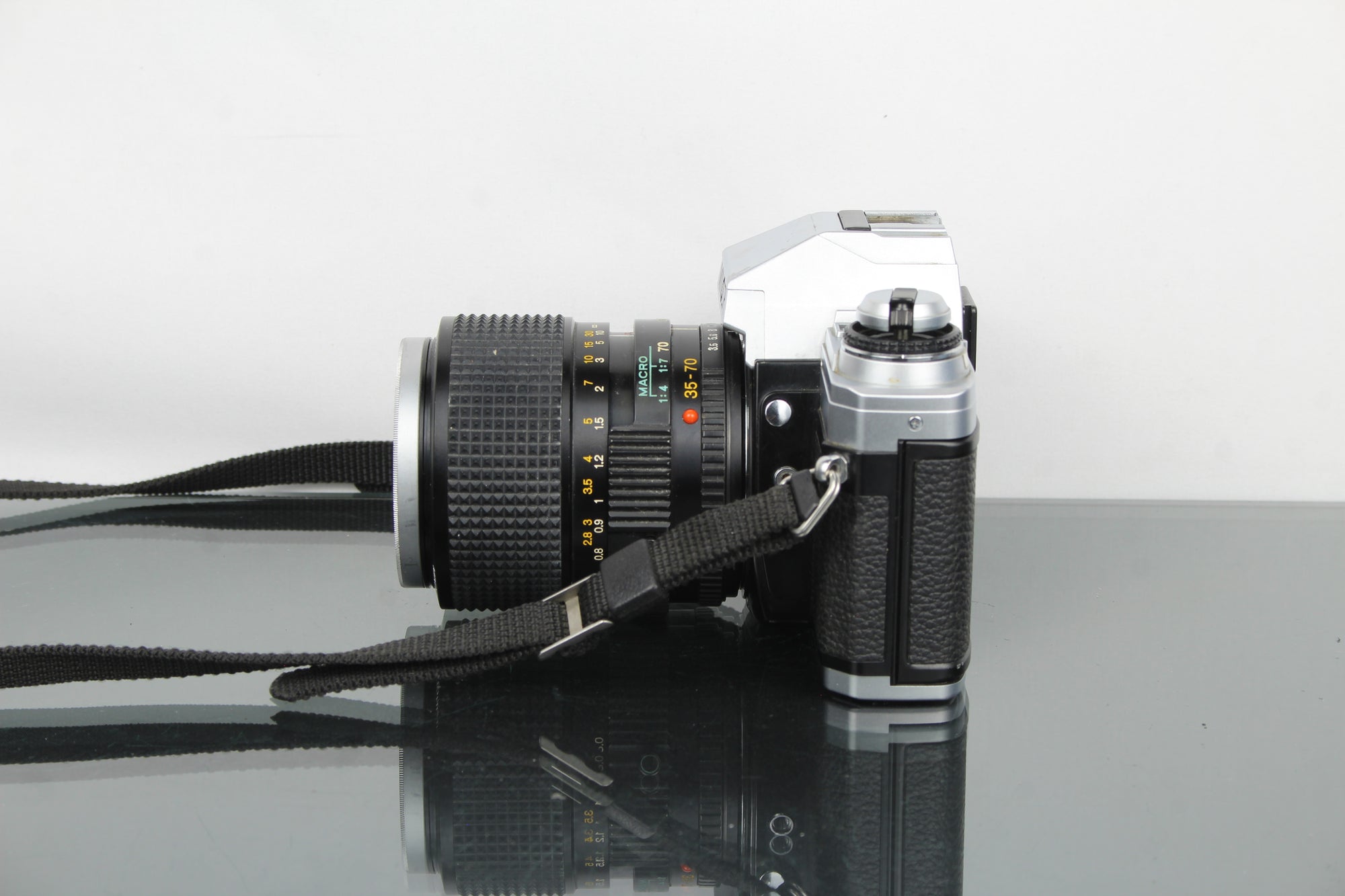 Minolta X-300 + MD Zoom 35-70mm 1:3.5
