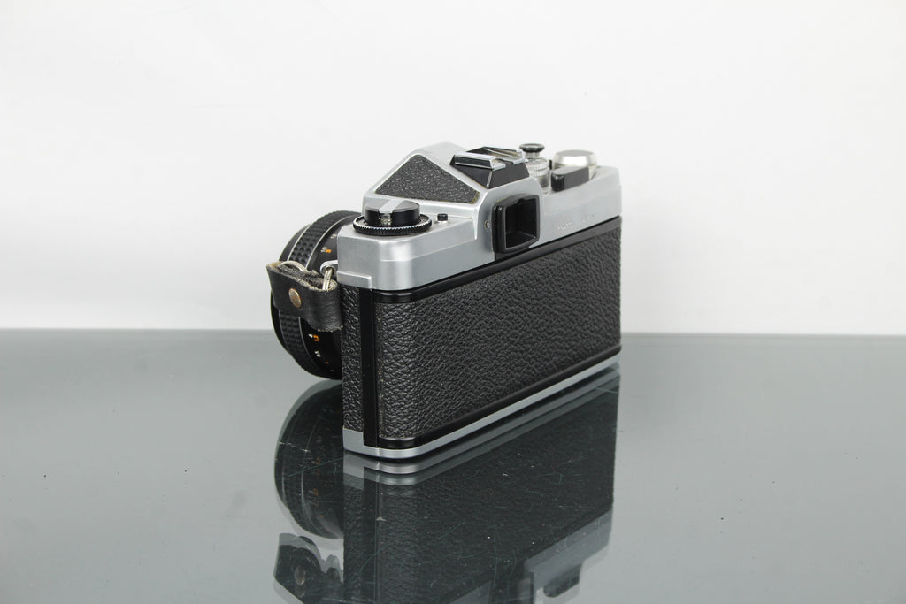 Chinon CX2 + Auto Chinon 55mm 1.7 lens