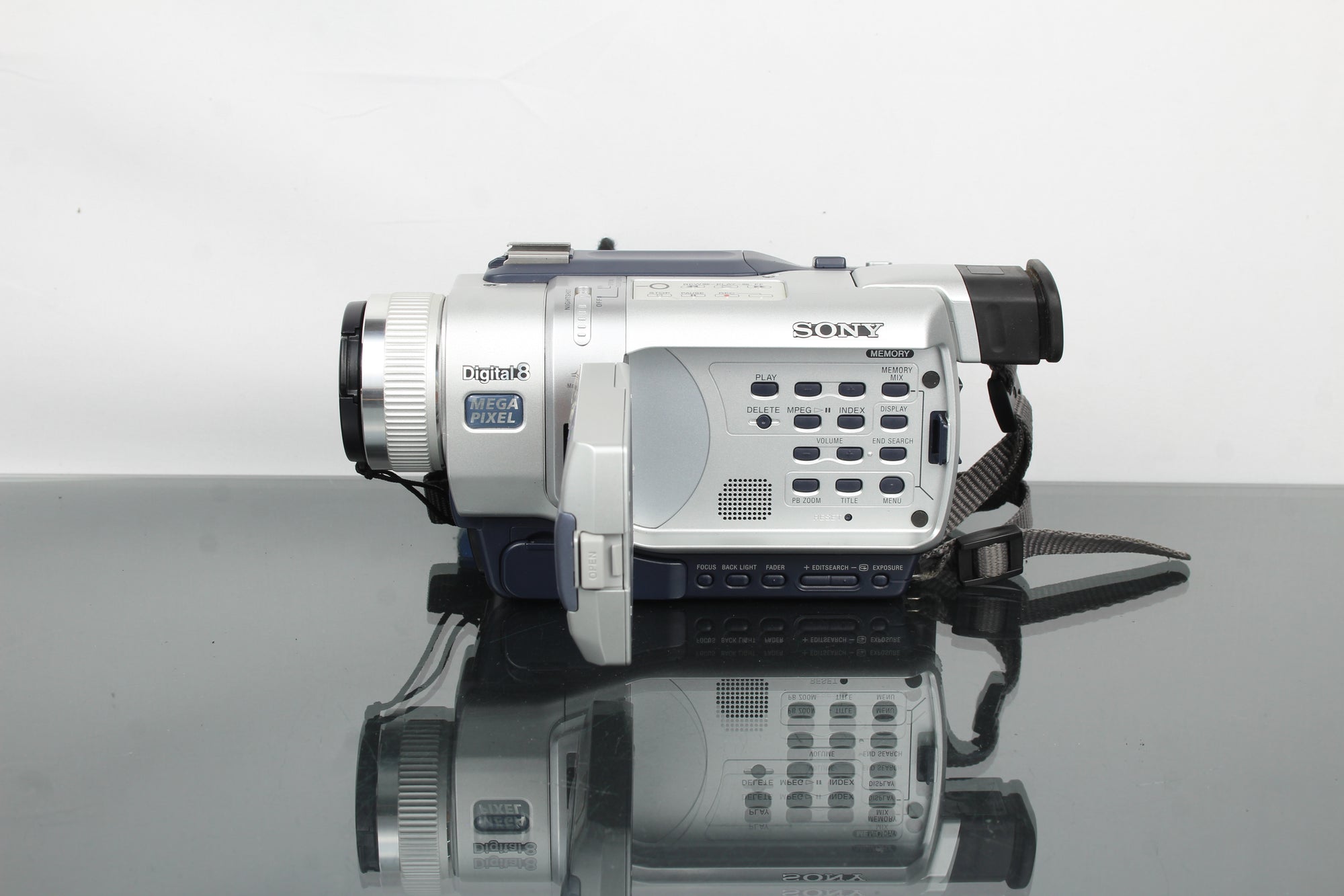 Sony Digital camera DCR-TRV740E PAL Hi8