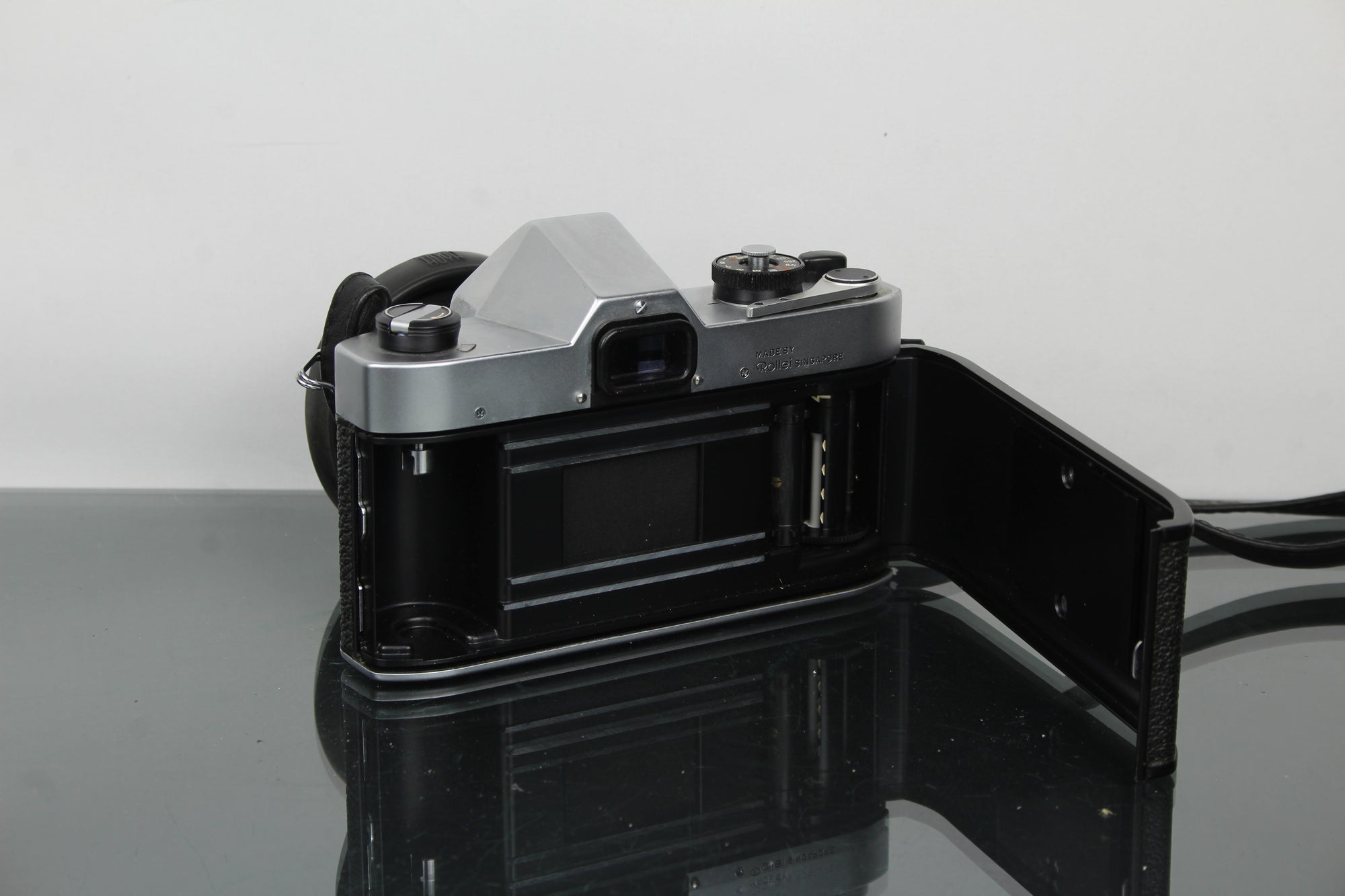 Rolleiflex SL35 + 50mm f/1.8 Rollei QBM lens