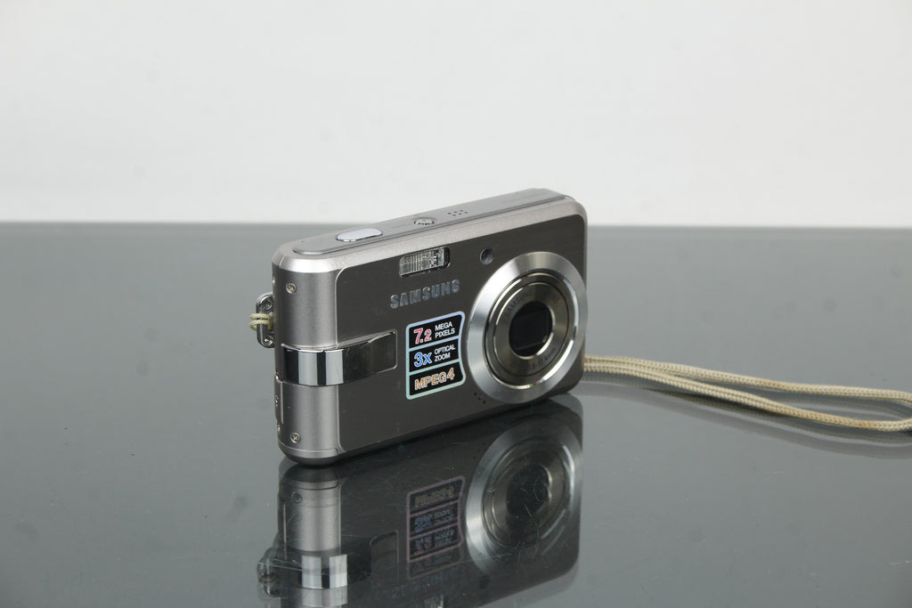 Samsung L700