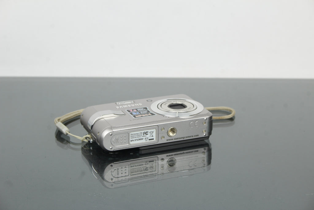 Samsung L700