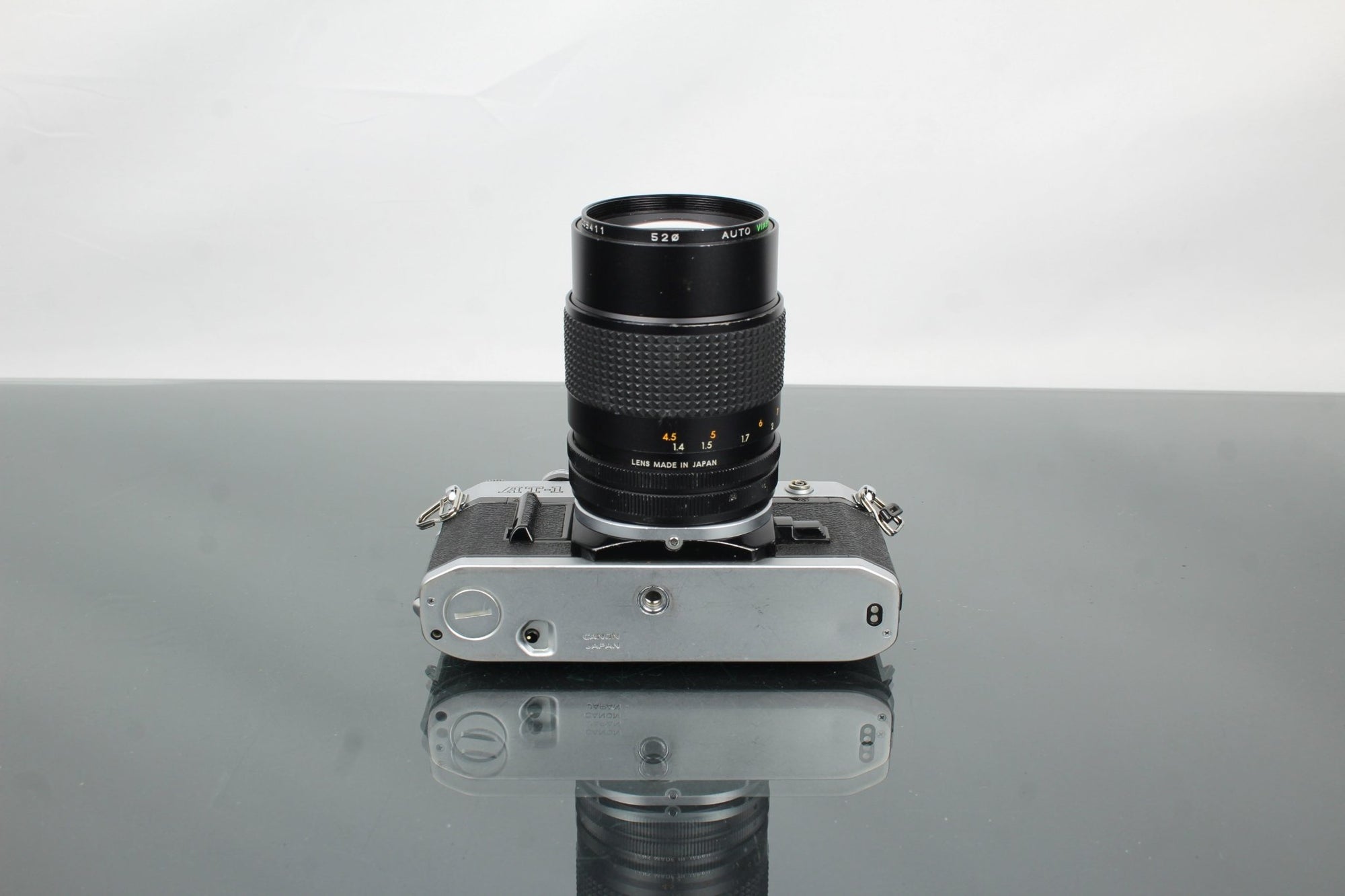 Canon AT - 1 + Viabrillant MC 135mm f/2.8 lens (FD mount) - Dutch|Thrift