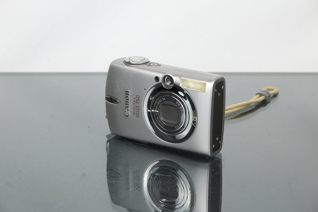 Canon IXUS 750 - Dutch|Thrift