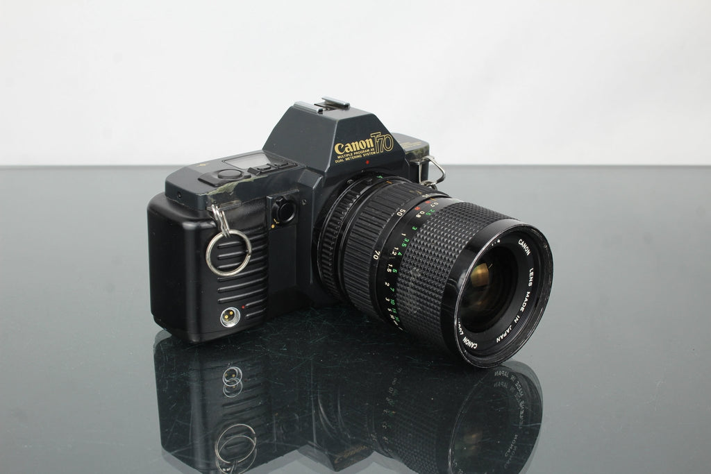 Canon T70 + Canon 35 - 70mm 1:4 - Dutch|Thrift