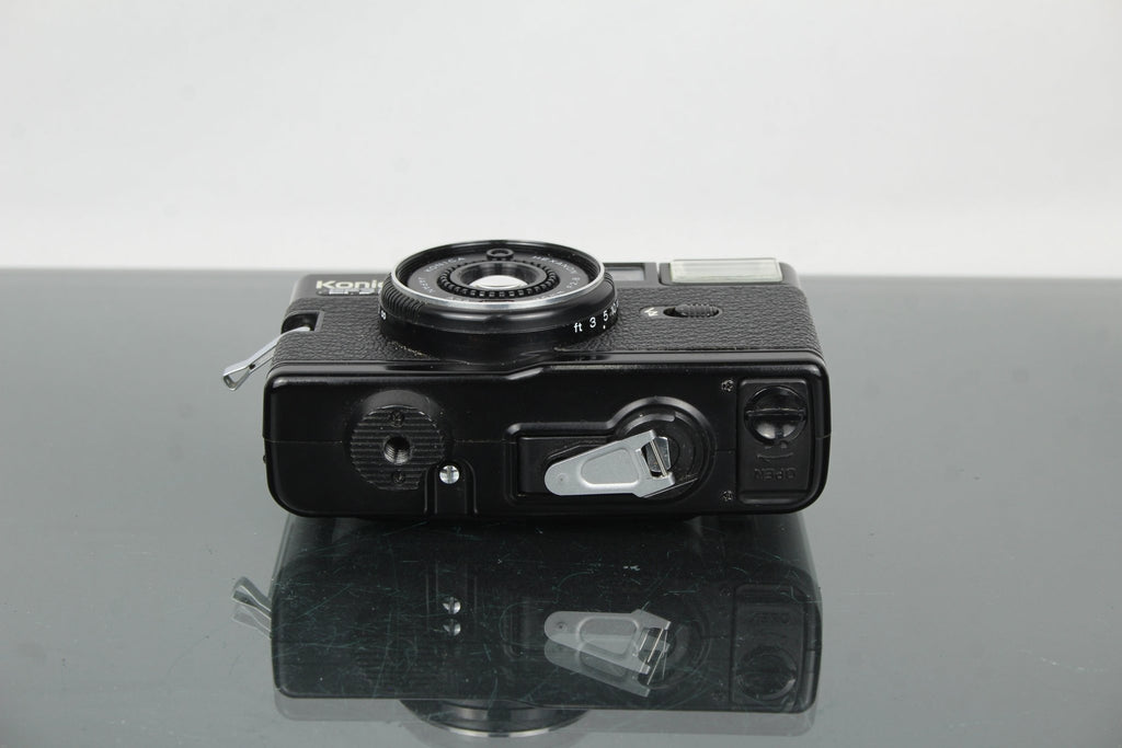 Konica C35 EF3D - Dutch|Thrift