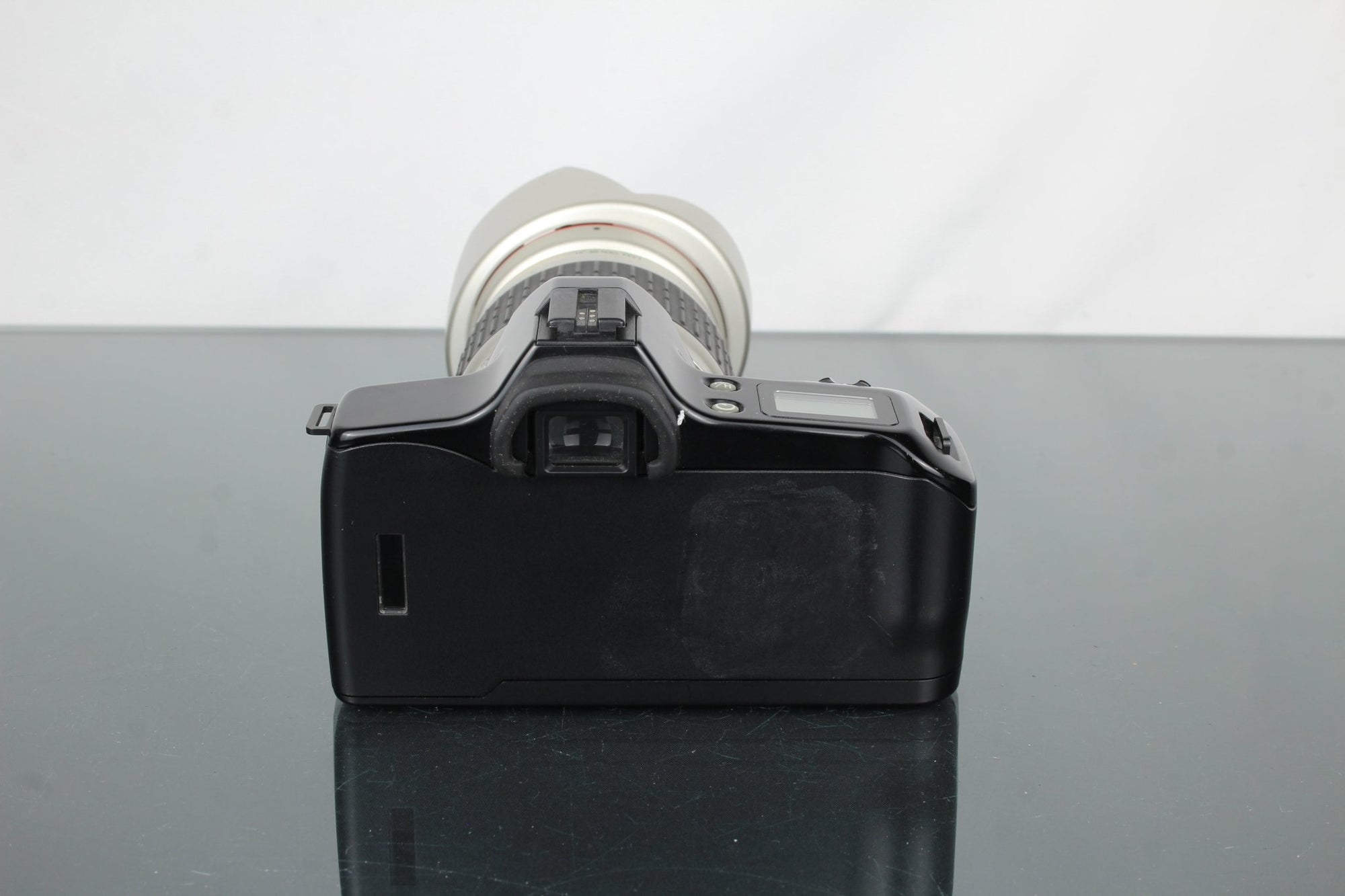 Minolta Dynax 3000I + VoigtLänder 28 - 210mm 1:4,2 - 6,5 lens - Dutch|Thrift