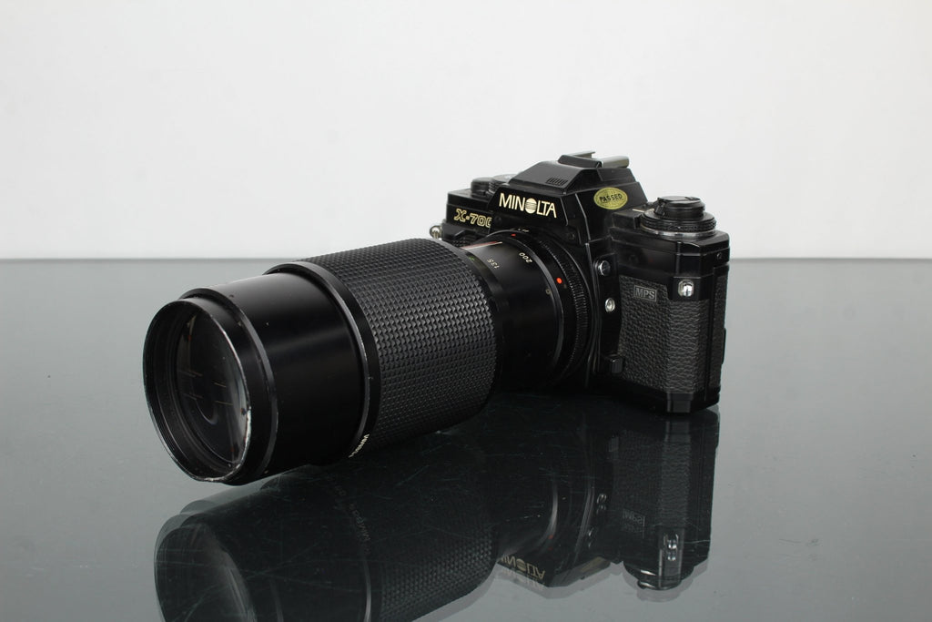 Minolta X - 700 + Vivitar 80 - 200MM 1:4.5 lens - Dutch|Thrift