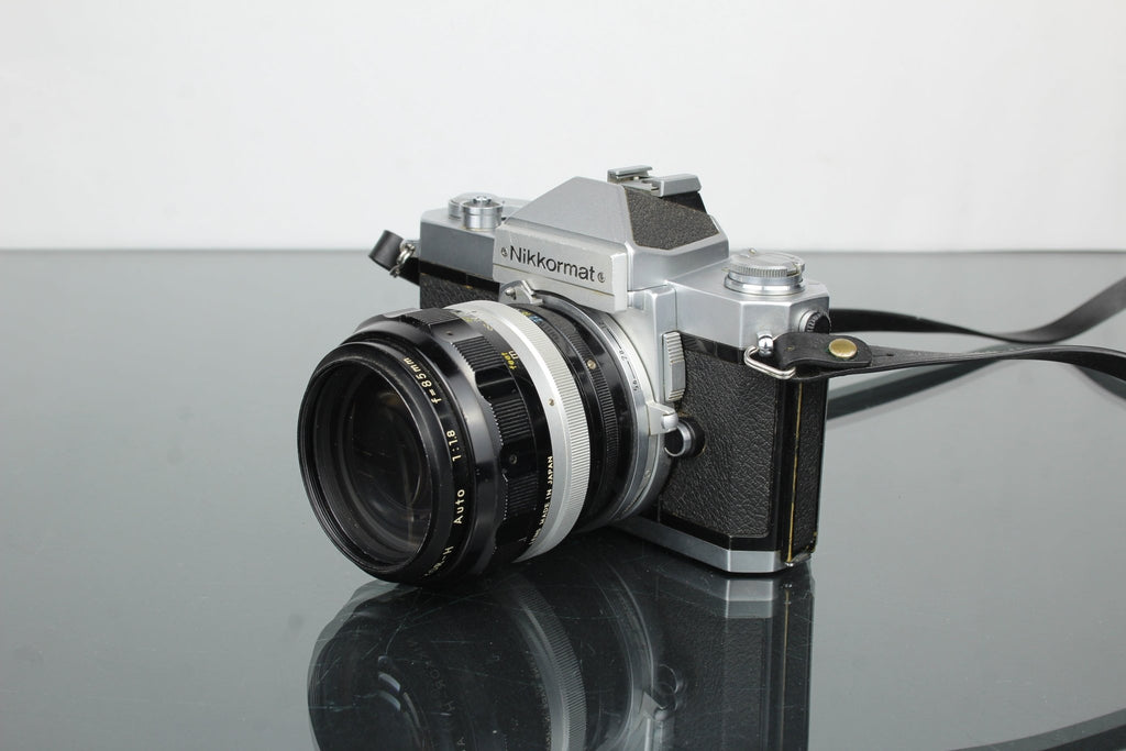 Nikkormat + Nikkor - H Auto 1:1.8 f=85mm - Dutch|Thrift
