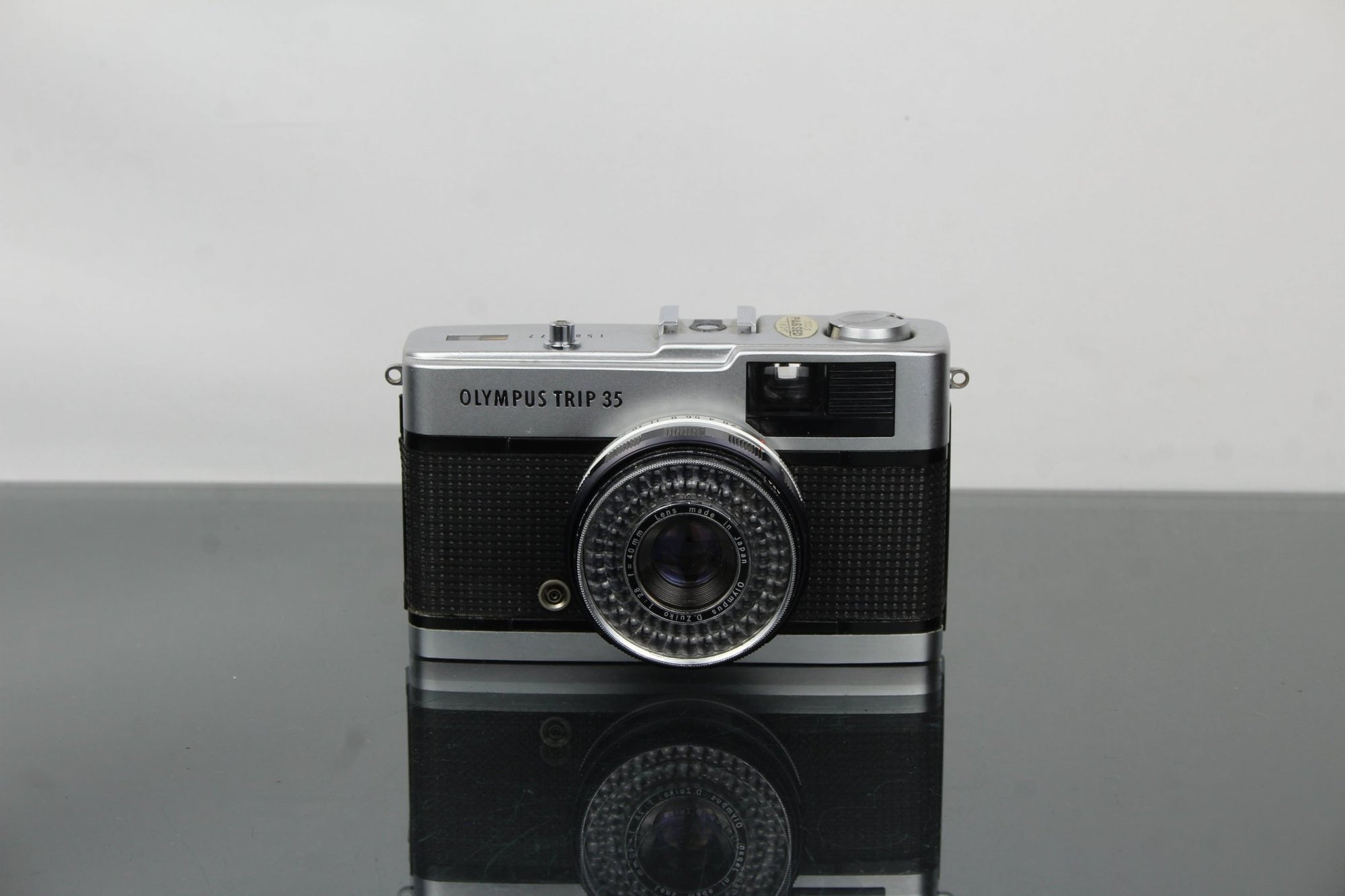 Olympus Trip 35 - Dutch|Thrift