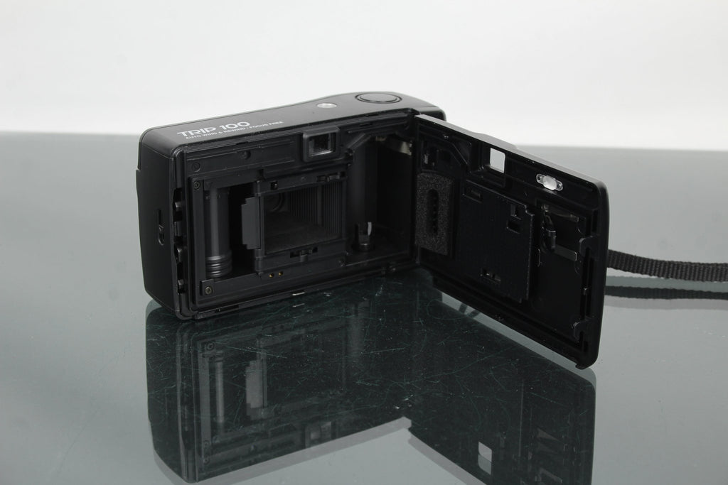 Olympus Trip100 - Dutch|Thrift