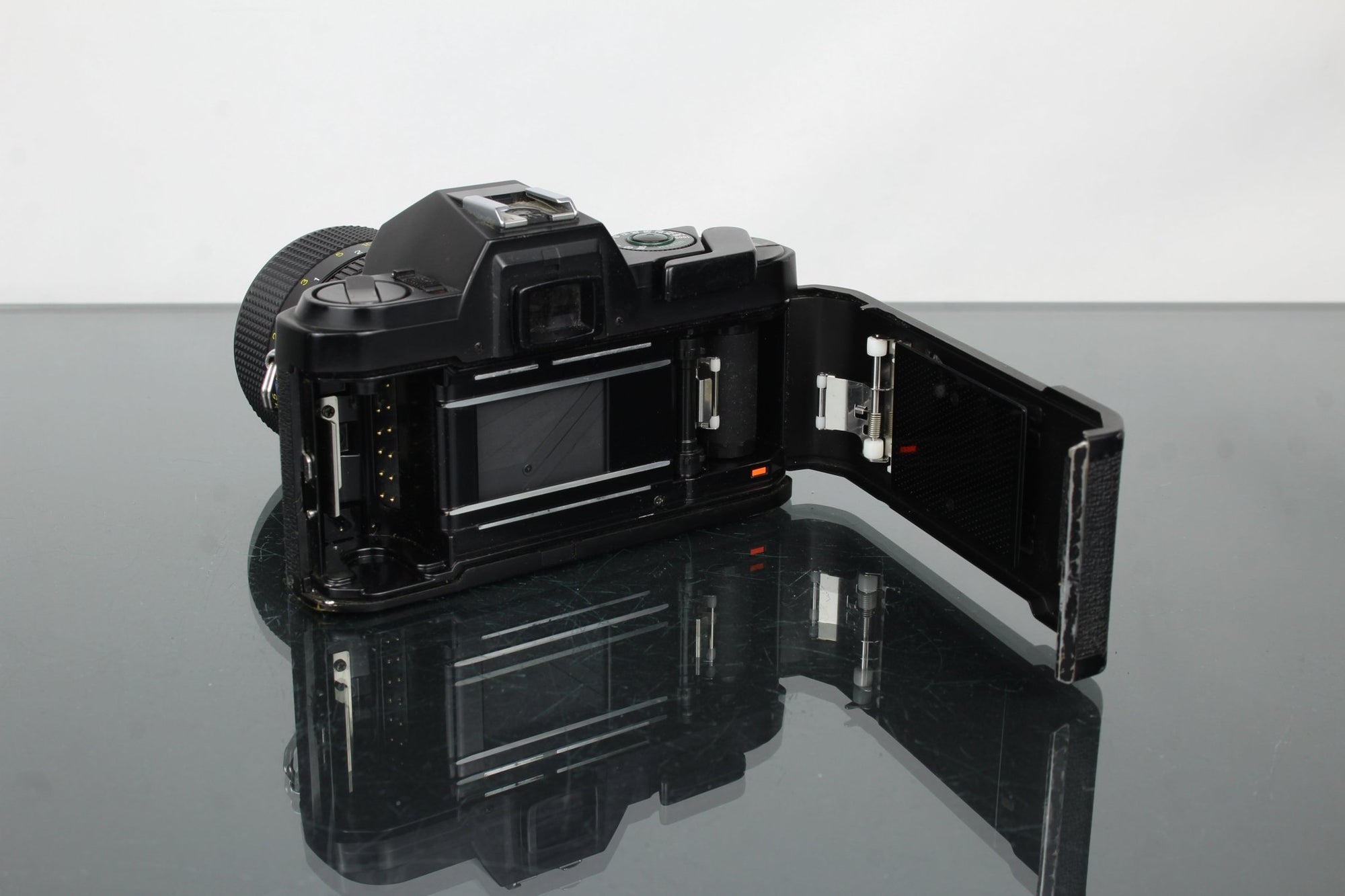 Pentax P30 + Exakta 25 - 70mm 1:3.5 - 4.8 lens - Dutch|Thrift