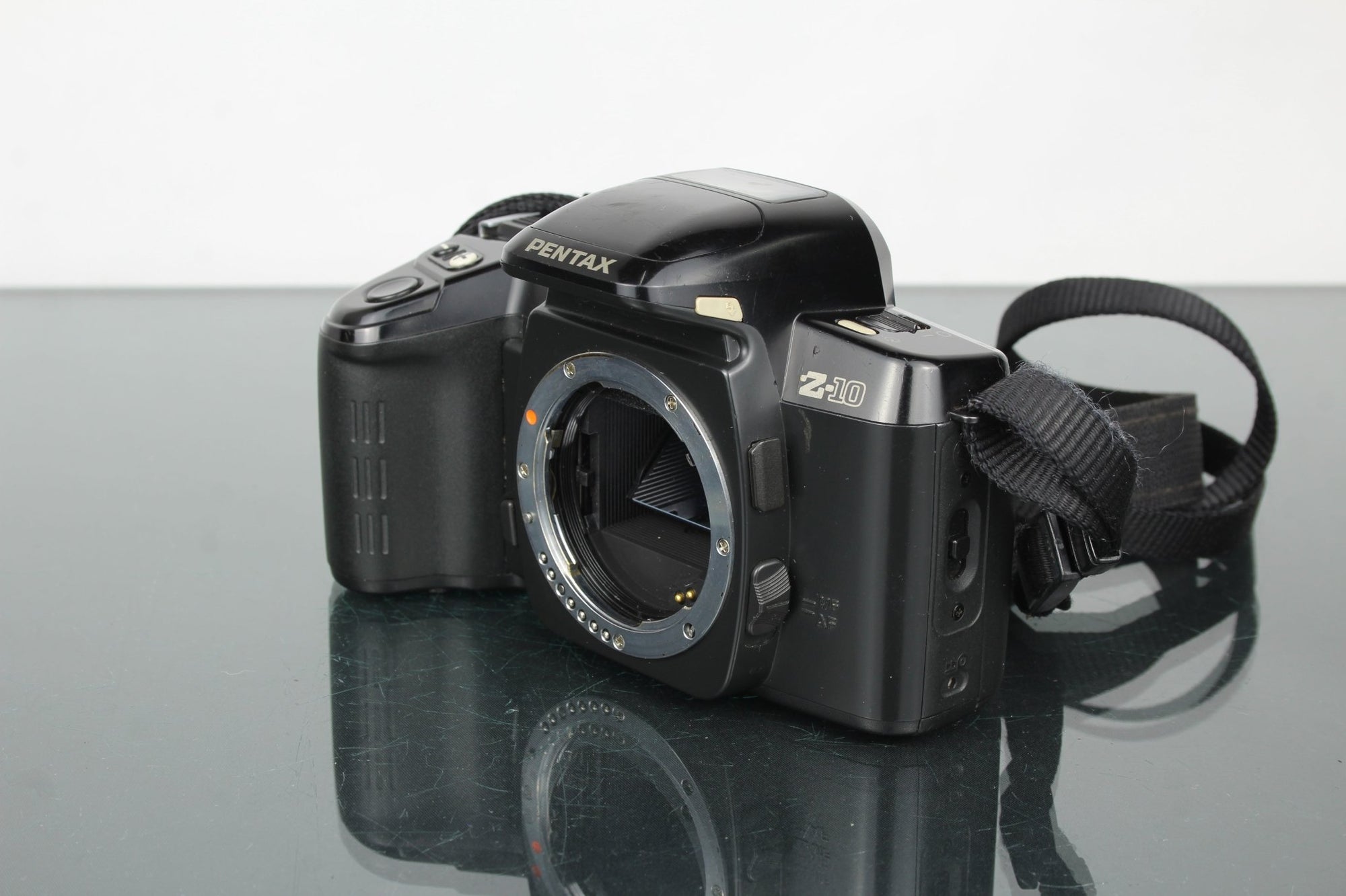 Pentax Z10 - Dutch|Thrift