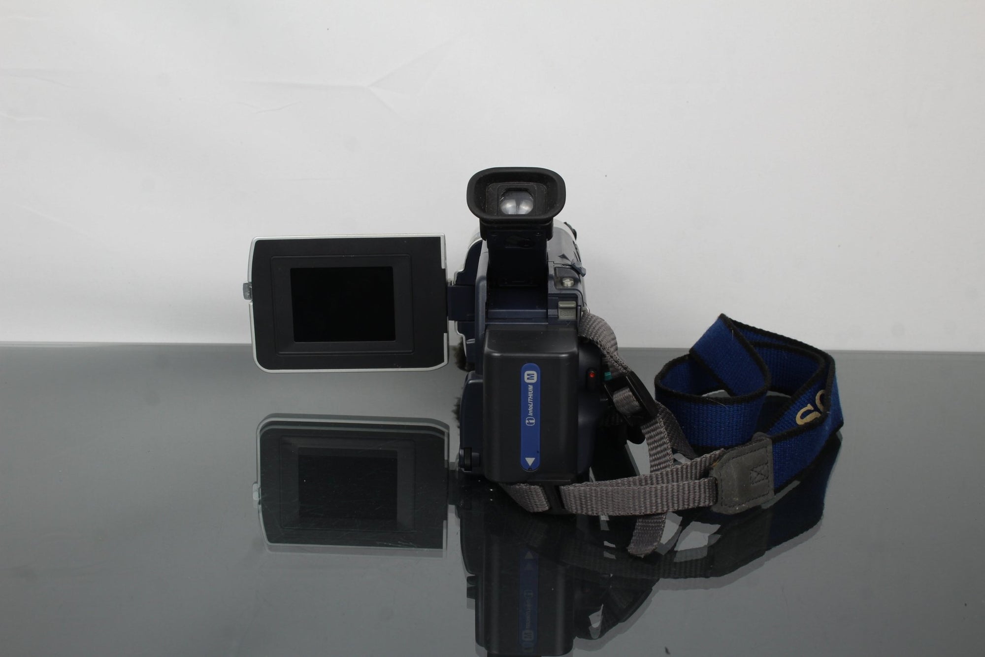 Sony Digital Video Camera DCR - TRV15E MiniDV - Dutch|Thrift