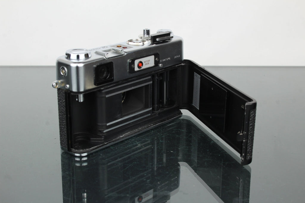 Yashica Electro 35 GS - Dutch|Thrift