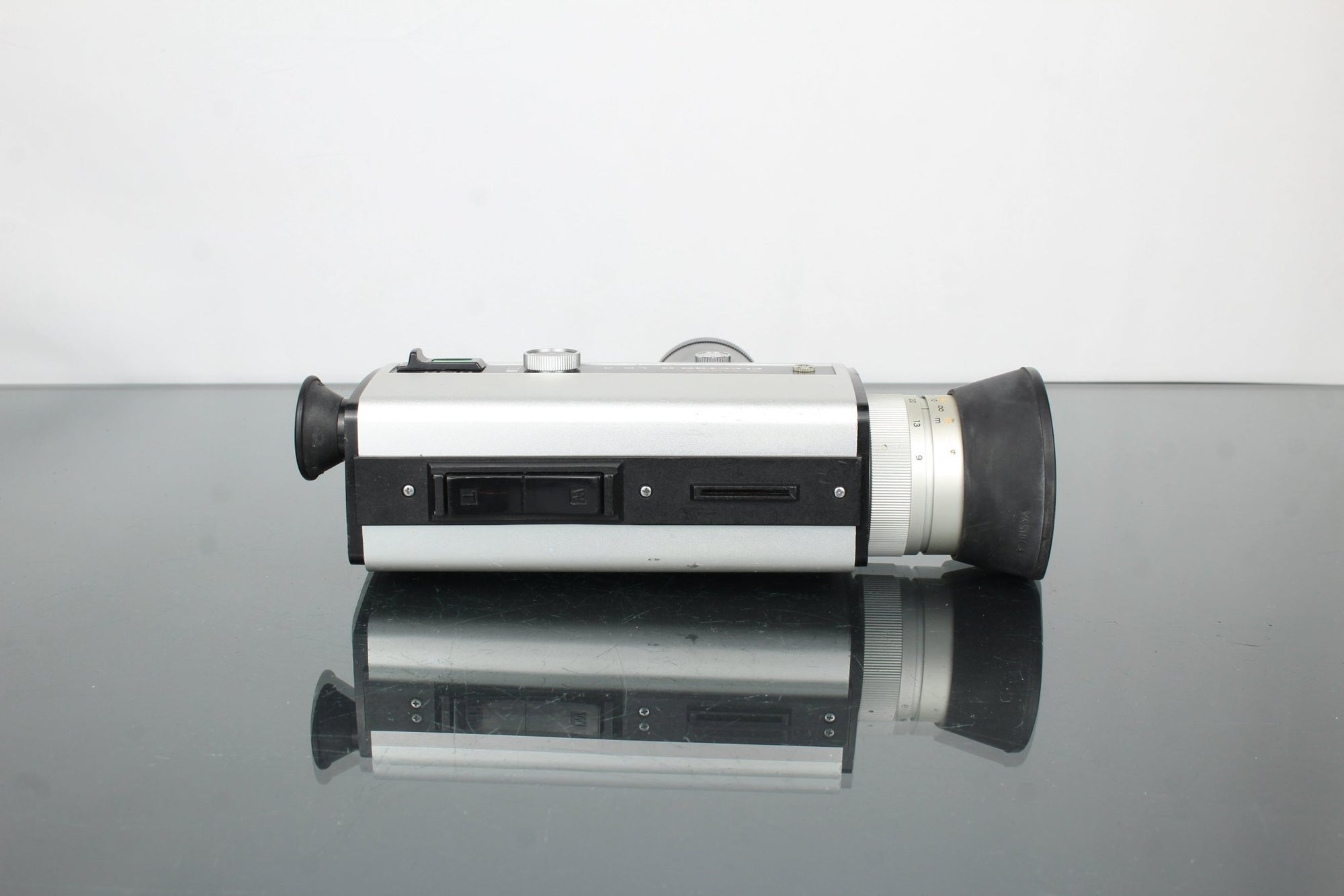 Yashica Electro 8 LO - 4 - Dutch|Thrift