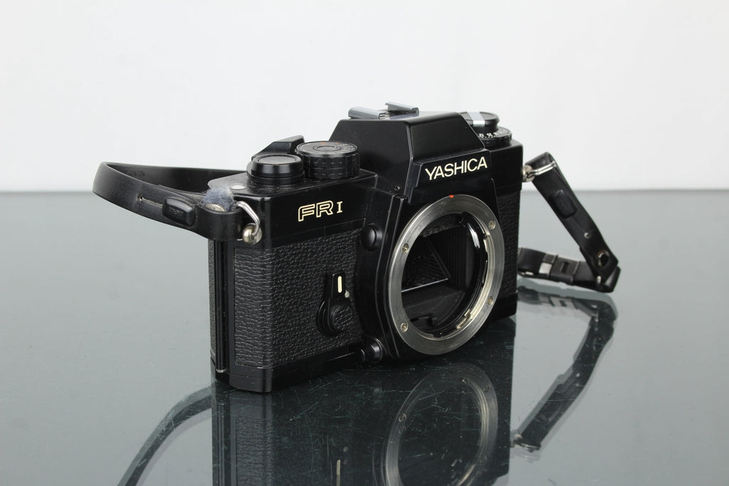 Yashica FR 1 - Dutch|Thrift