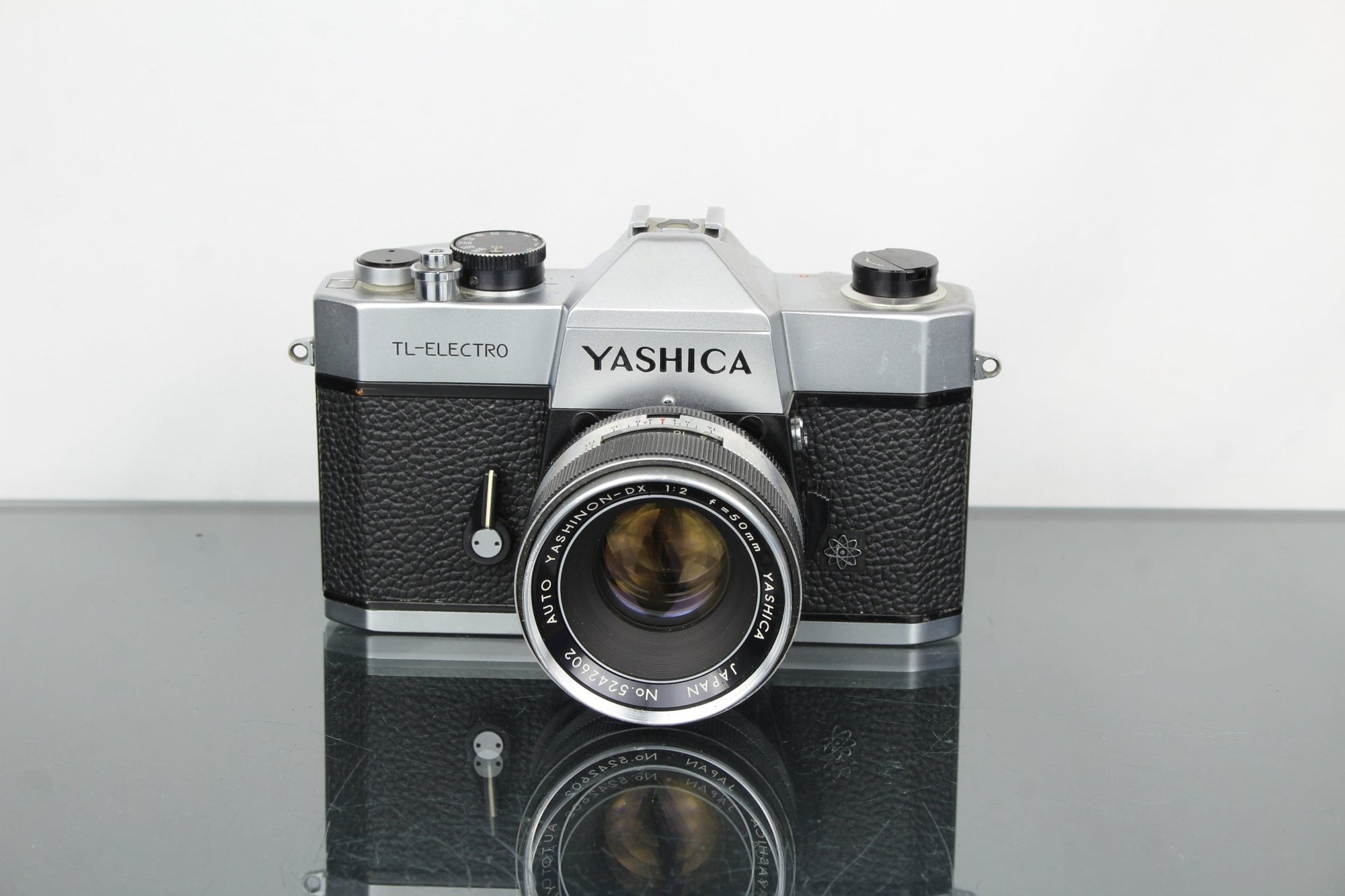 Yashica TL - ELECTRO + Yashica 50mm 1:2 - Dutch|Thrift